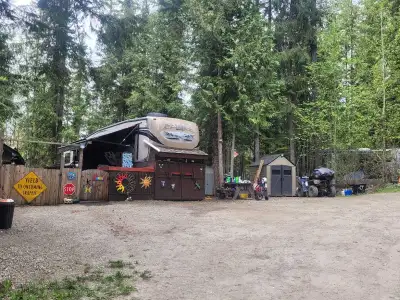 HIGHLY MOTIVATED QUICK POSSESION 2013 Jayco Eagle 351 MKTS 5th wheel located at White Lake in the be...