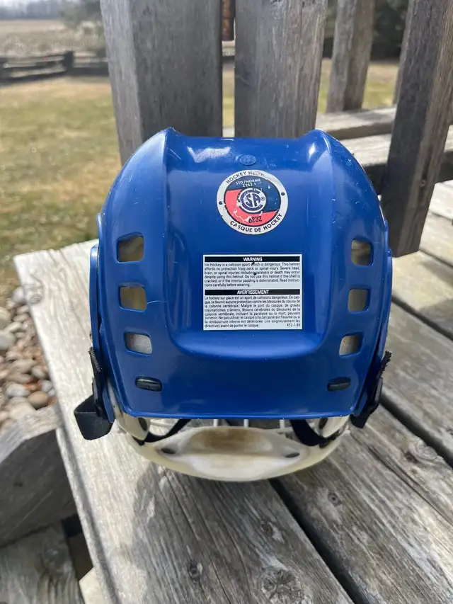 Vintage Cooper SK600 Hockey Helmet & VL50 Cage in Hockey in Oakville / Halton Region - Image 4