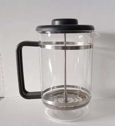 $25.00 cafetiere bodum - made switzerland - vintage 8 pouces de haut propre