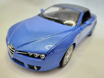Rare Item No. 18007HW Fiat Group Automobiles S.p.A. Official Licensed Product 1:18 Diecast Welly Col...