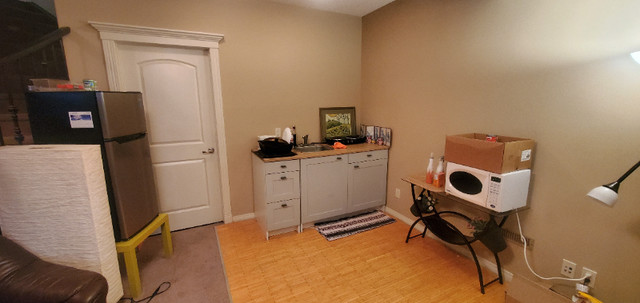 Furnished Room - Aspen SW in Room Rentals & Roommates in Calgary - Image 2