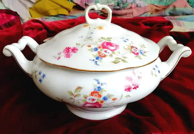 Jarolina Poland  Gold Rim Floral Soup PorcelainTureen