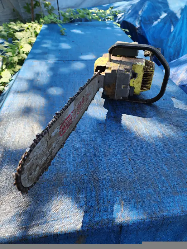 Pioneer P26 Easy Arc Starting Antique Gas Chainsaw 18 Inch Bar in Outdoor Tools & Storage in Windsor Region - Image 11
