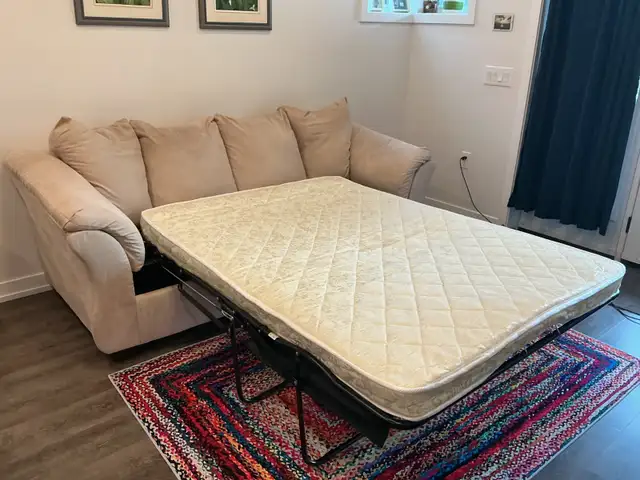Sofa bed in Couches & Futons in Muskoka - Image 5