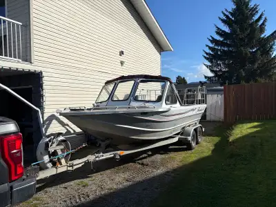 2001 thunder jet 21 foot 9 foot wide 350 with a 212 Hamilton pump. 512 hrs - I put new steering,thro...