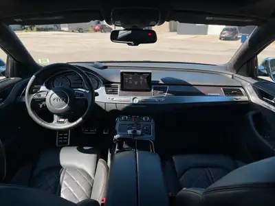 Immaculate, showroom condition 2017 Audi S8 Plus Quttro AWD. 4.0 V8 TwinTurbo 605hp, 553 lb-ft Torqu...