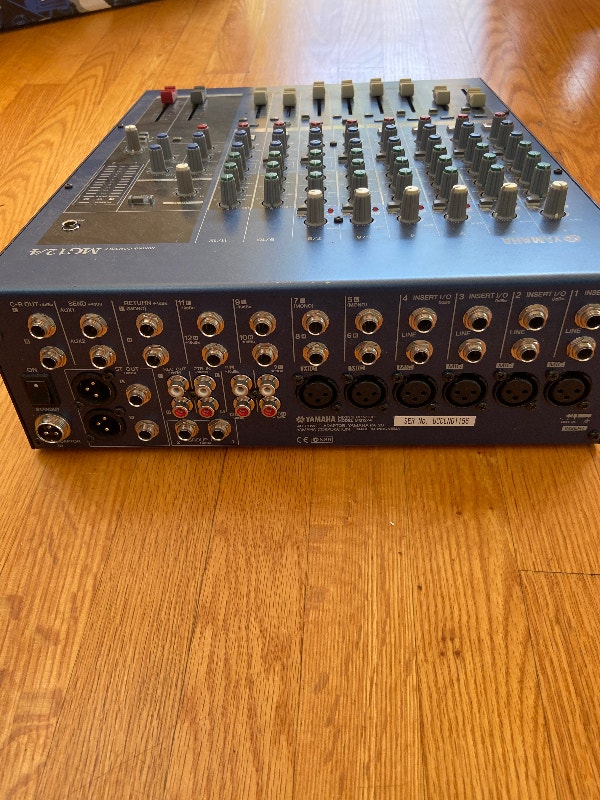Yamaha MG12/4 Mixing Console (Mixer) | Pro Audio & Recording Equipment