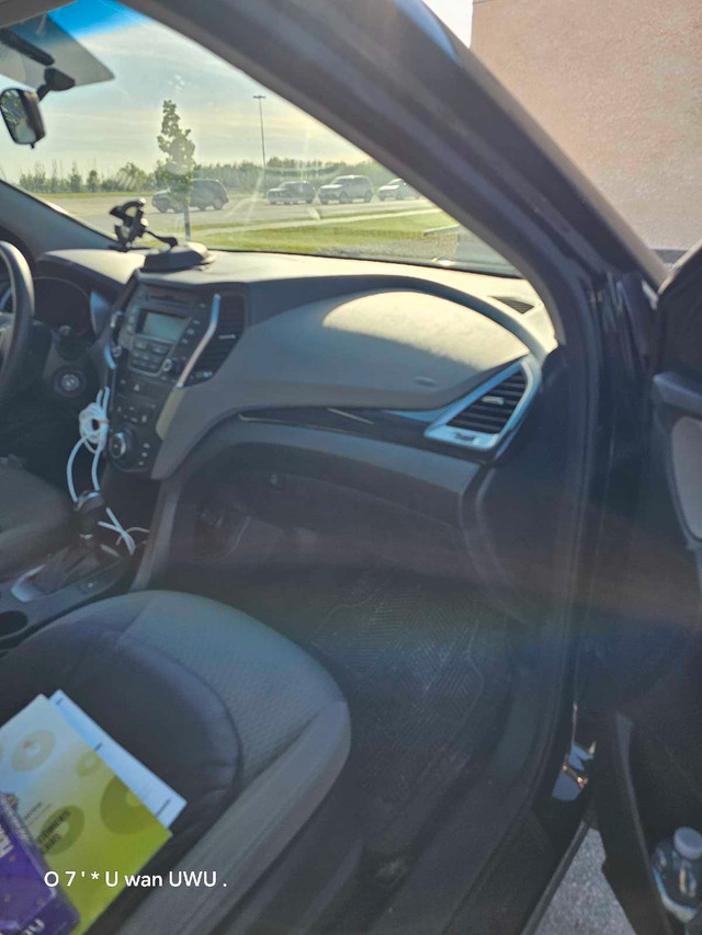 Hyundai SANTA FE XL 2015 in Cars & Trucks in Mississauga / Peel Region - Image 2