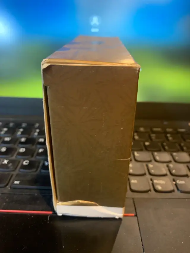 Hallmark U.S.S. Voyager Ornament in Arts & Collectibles in Kitchener / Waterloo - Image 4