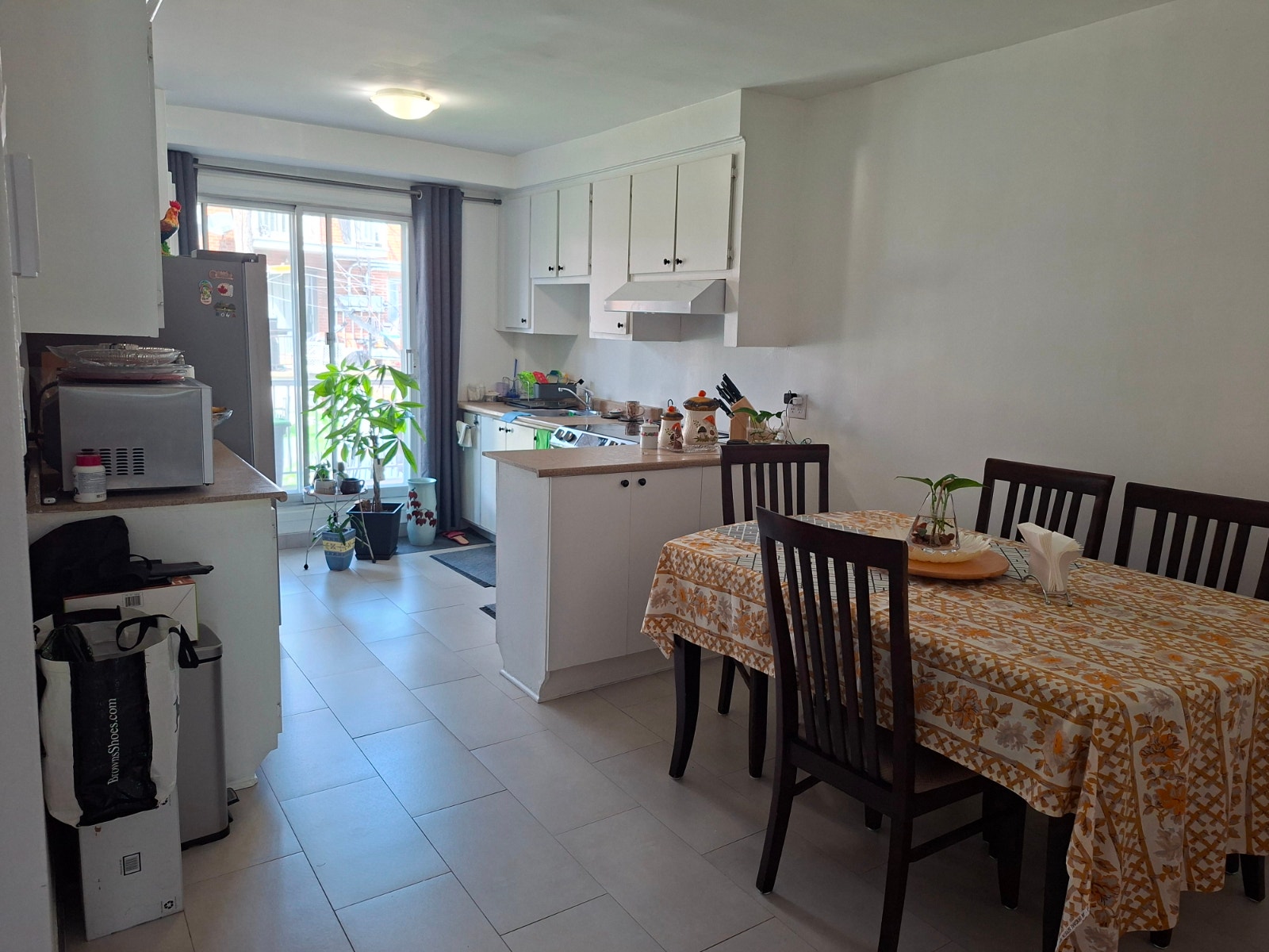 Beau grand 4 1/2 lumineux Saint-Léonard — photo 3