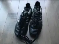 Espadrilles de foot intérieur 38 / indoor soccer shoes size 5
