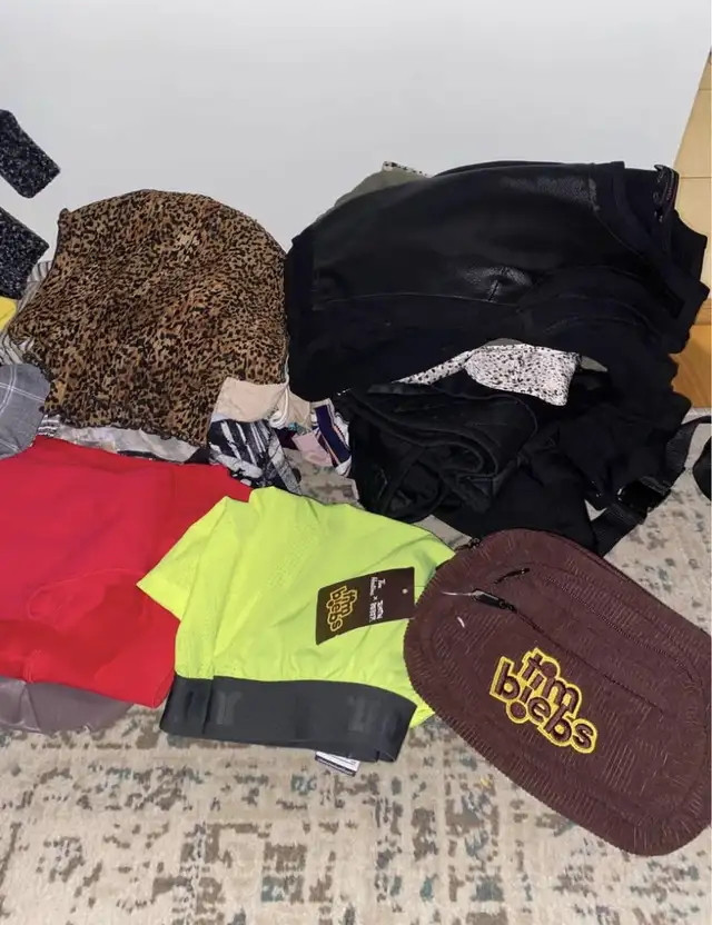 womans clothing lot  in Women's - Tops & Outerwear in Ottawa - Image 3