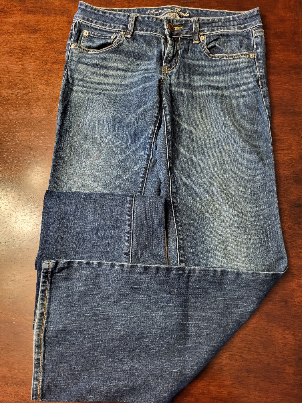 American Eagle Jeans - women size 8 in Women's - Bottoms in Calgary