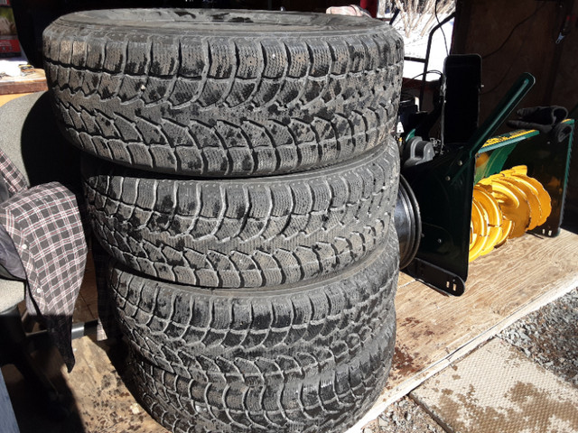 4 cooper arctic claw winter tires. in Tires & Rims in Bridgewater