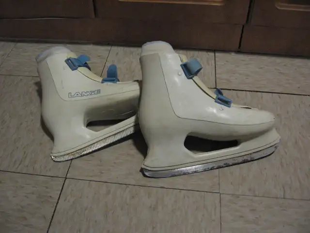 Women's Size 7 Lange Figure Ice Skates in Skates & Blades in Ottawa - Image 5