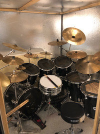 Huge Drum Set W/2 Bass Drums, Axis Pedals, Mesh Heads, Cymbals