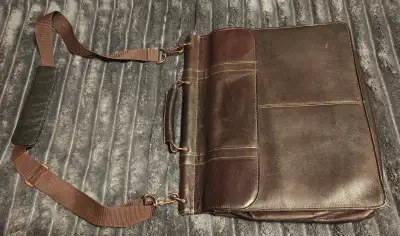 Kenneth Cole Reaction leather laptop briefcase - cash only, View more