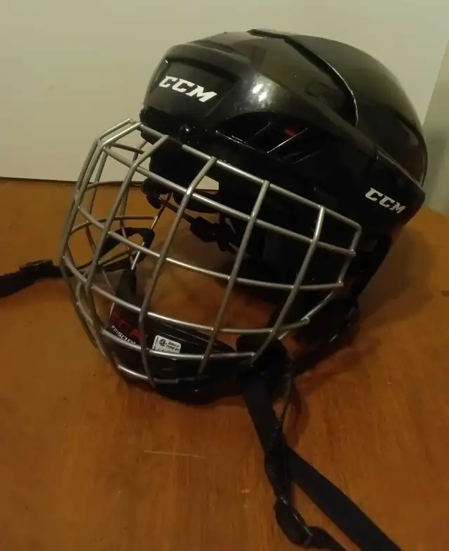 Sherwood CODE Premium Hockey Protective Kit, Youth, Black/Red, in Hockey in St. Albert - Image 4