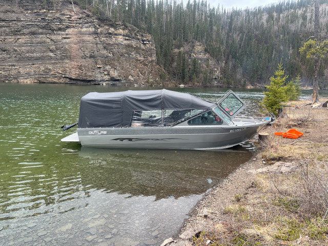 2008 21’ outlaw muskwa in Powerboats & Motorboats in Dawson Creek