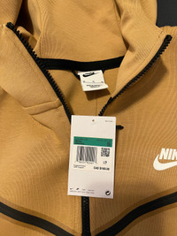 For sale brandnew Nike Tech FleeceSize XL Never worn