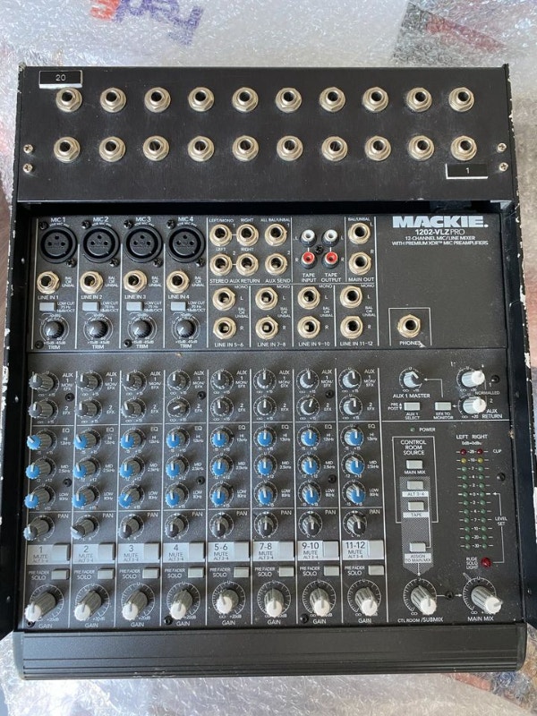 Mackie 1202-VLZ Pro 12 Channel Mixer | Pro Audio & Recording