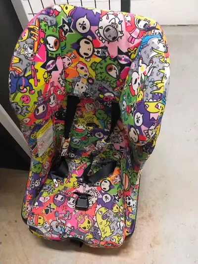Car seat for sale, manufactured back in 2014.