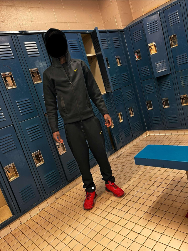 Nike Tech Fleece in Men's in Delta/Surrey/Langley - Image 2