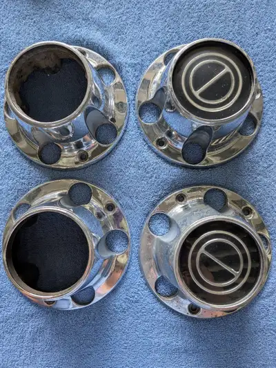 Wheel Center Caps Fits 1992-1996 F150 & Bronco 4x4 – Good condition - $100 for set Shipping extra.