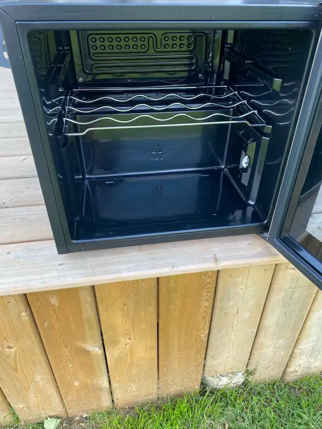 wine cooler in Refrigerators in Oakville / Halton Region - Image 3