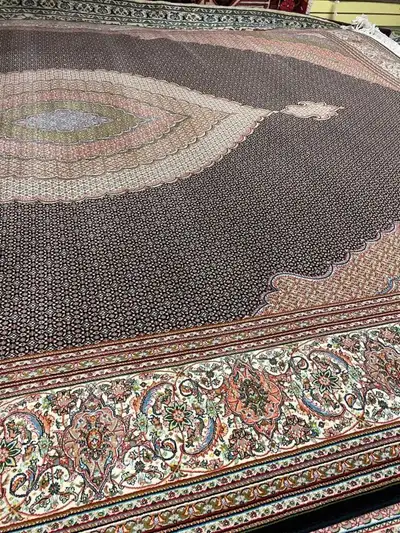 70% OFF 5000 PCS PERSIAN RUGS LIQUIDATION (46), View more
