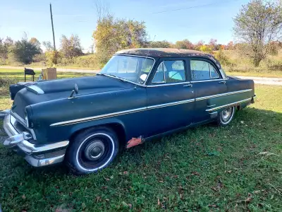 Monarch Custom Four Door Sedan - Assembled at Oakville On. Consecutive Unit Number 152373. The Monar...