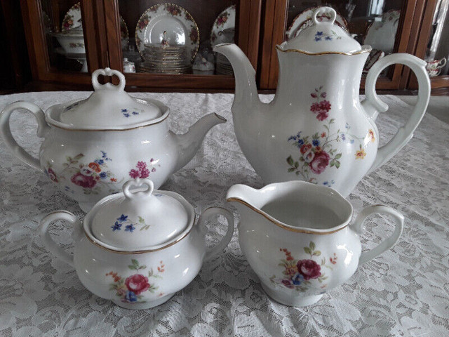 FINE CHINA TEAPOT - COFFEE POT - MILK SUGAR - 10 CUPS SAUCERS in Arts & Collectibles in City of Toronto