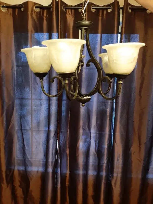 5-Light Chandelier in Indoor Lighting & Fans in Mississauga / Peel Region - Image 4