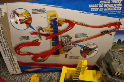 Hot Wheels Wall Tracks "Power Tower" complete -needs work, View more