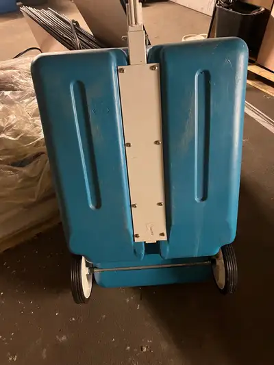 Barker 30 gallon portable tote tank for RVs and campers Never used