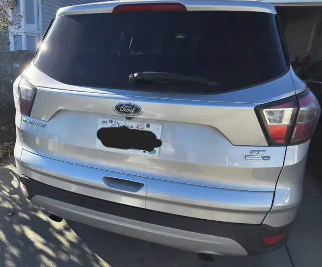 FORD ESCAPE 2017 AWD SE in Cars & Trucks in Calgary - Image 11