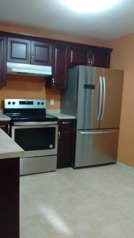 2Bed/1Bath separate entry@ Dominion/Ojibway close Uni-W, St.Clar