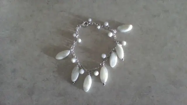 MOTHER OF PEARL BRACELET/ EARRINGS62863731950723121