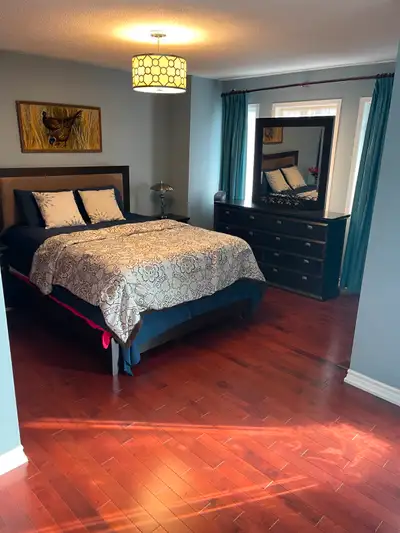 Luxuriously furnished room on the upper floor
