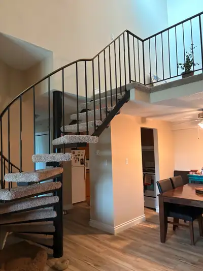 Beautiful 2 bedroom 1 bath with loft for rent available Aug 1