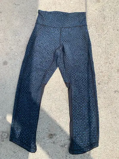 LULULEMON capris size 4, View more
