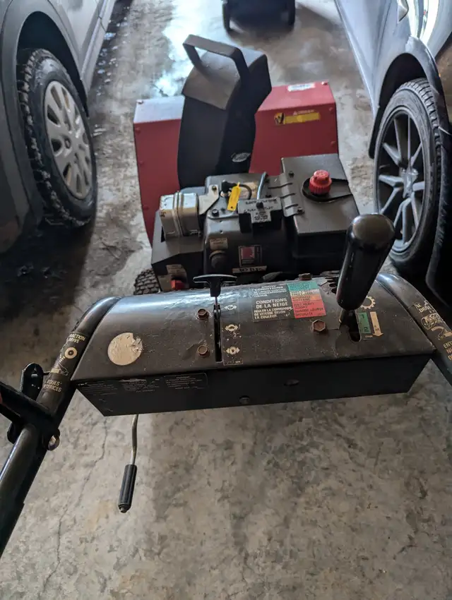 SOUFFLEUSE À NEIGE (nég.) in Snowblowers in Saguenay - Image 5