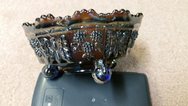 PANTHER BLUE 5 INCH CARNIVAL GLASS BERRY BOWL in Arts & Collectibles in Regina - Image 3