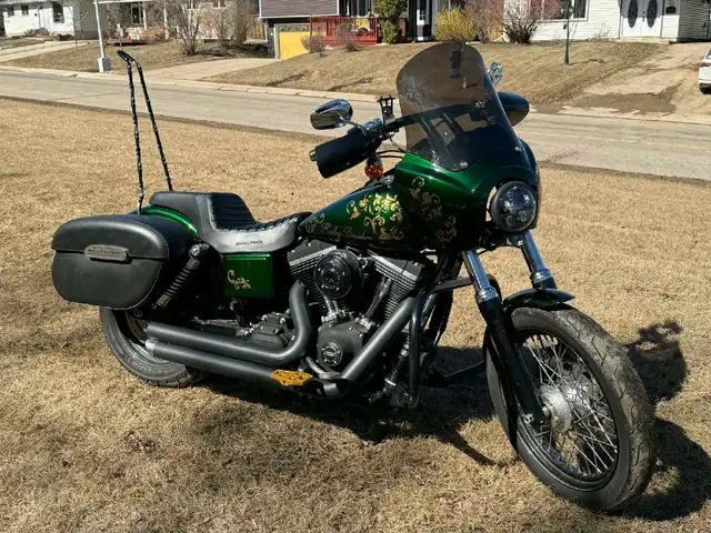 2014 Harley-Davidson street bob in Street, Cruisers & Choppers in Fort McMurray - Image 3