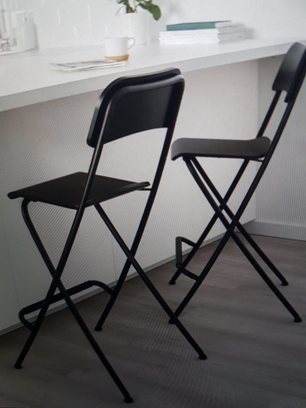 BAR    STOOL (2 ) BACKREST FOLDABLE BLACK   EXCELLENT CONDITION in Chairs & Recliners in City of Toronto