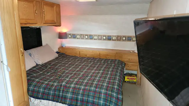 *PRICE REDUCED* Seasonal Trailer on waterview campsite in Travel Trailers & Campers in Kingston - Image 4