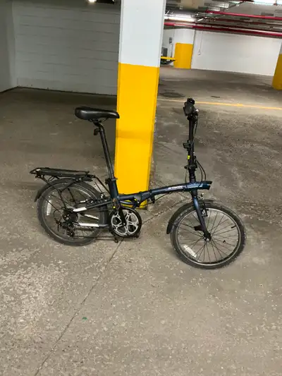 Vélo pliable En excellente condition et très très peu utilisé. Marque Btwin, modèle CBC 500 Tilt. Ro...
