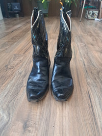 Cowboy boots men's size 9