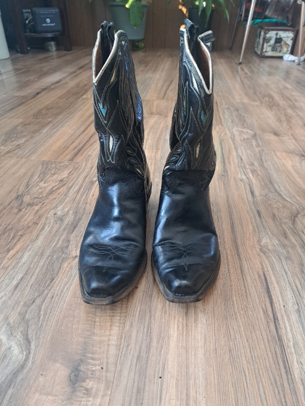 Cowboy boots men's size 9 in Men's Shoes in Edmonton