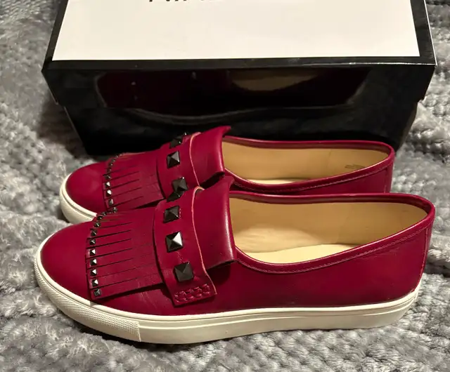 NIB Women's Leather Nine West Studded Slide-On Magenta Shoes 7.5 in Women's - Shoes in Calgary - Image 5